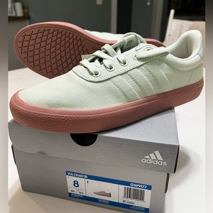 NEW IN BOX ADIDAS VULCRAID3R Womens Shoes size 8